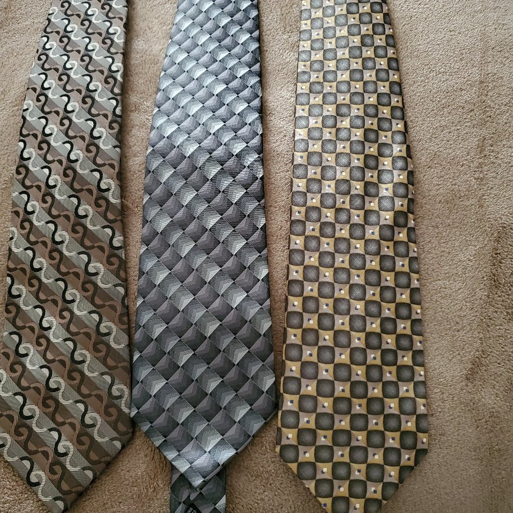 Set of Nine Elegant Ties - Picture 7 of 13